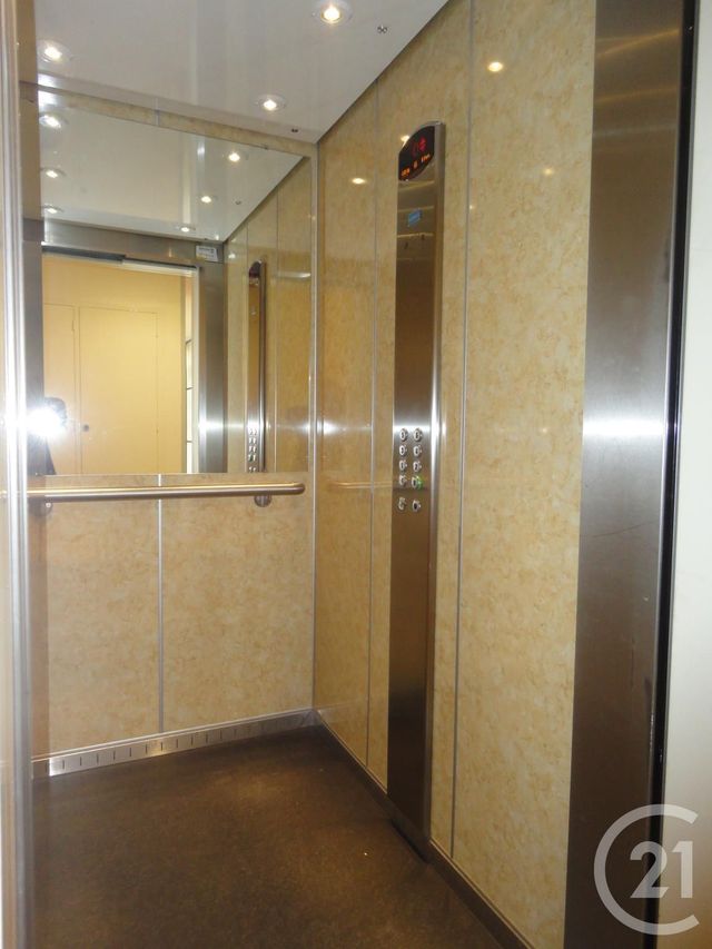 Appartement F5 &agrave; vendre - 5 pi&egrave;ces - 101,66 m2 - La Roche Sur Yon - 85 - PAYS-DE-LOIRE