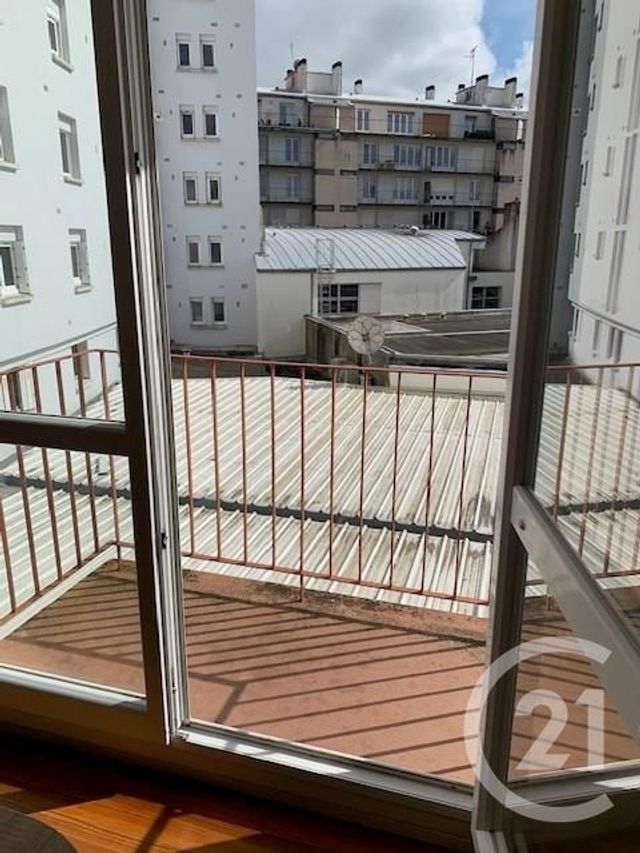 Appartement &agrave; louer - 3 pi&egrave;ces - 57,15 m2 - La Roche Sur Yon - 85 - PAYS-DE-LOIRE