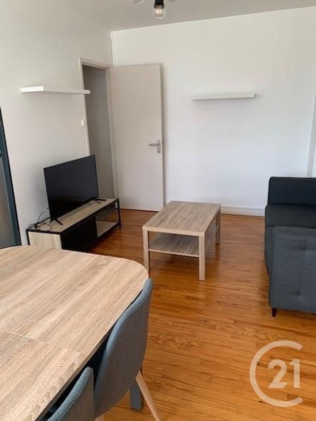 Appartement &agrave; louer - 3 pi&egrave;ces - 57,15 m2 - La Roche Sur Yon - 85 - PAYS-DE-LOIRE