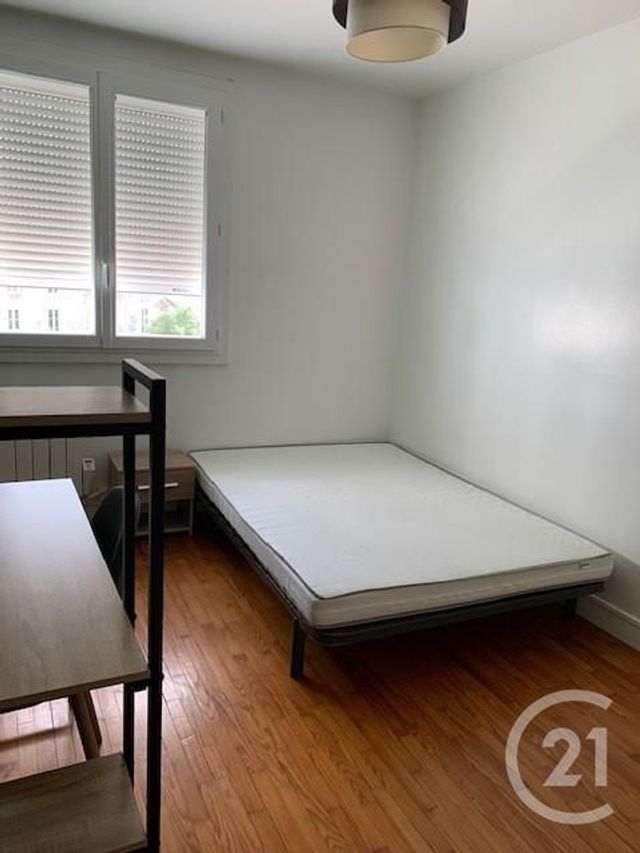 Appartement &agrave; louer - 3 pi&egrave;ces - 57,15 m2 - La Roche Sur Yon - 85 - PAYS-DE-LOIRE