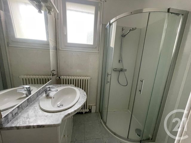 Maison &agrave; louer - 4 pi&egrave;ces - 77,82 m2 - La Roche Sur Yon - 85 - PAYS-DE-LOIRE