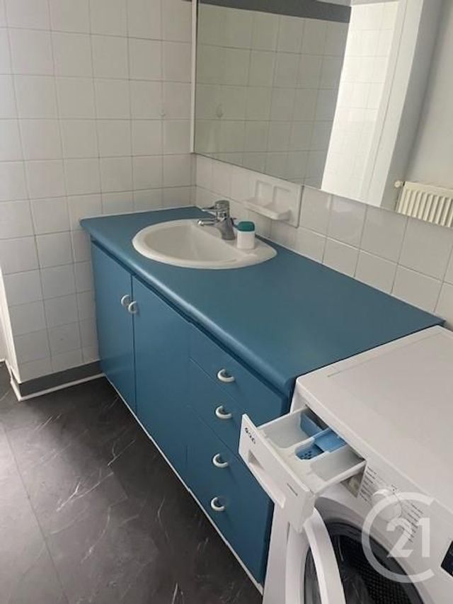 Appartement F3 &agrave; louer - 3 pi&egrave;ces - 66,74 m2 - La Roche Sur Yon - 85 - PAYS-DE-LOIRE