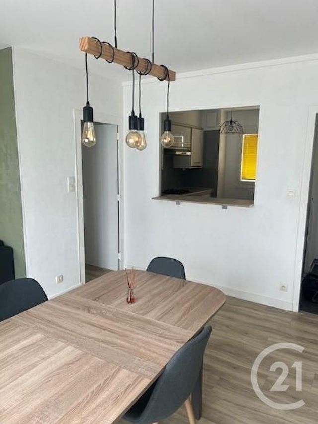 Appartement F3 &agrave; louer - 3 pi&egrave;ces - 66,74 m2 - La Roche Sur Yon - 85 - PAYS-DE-LOIRE