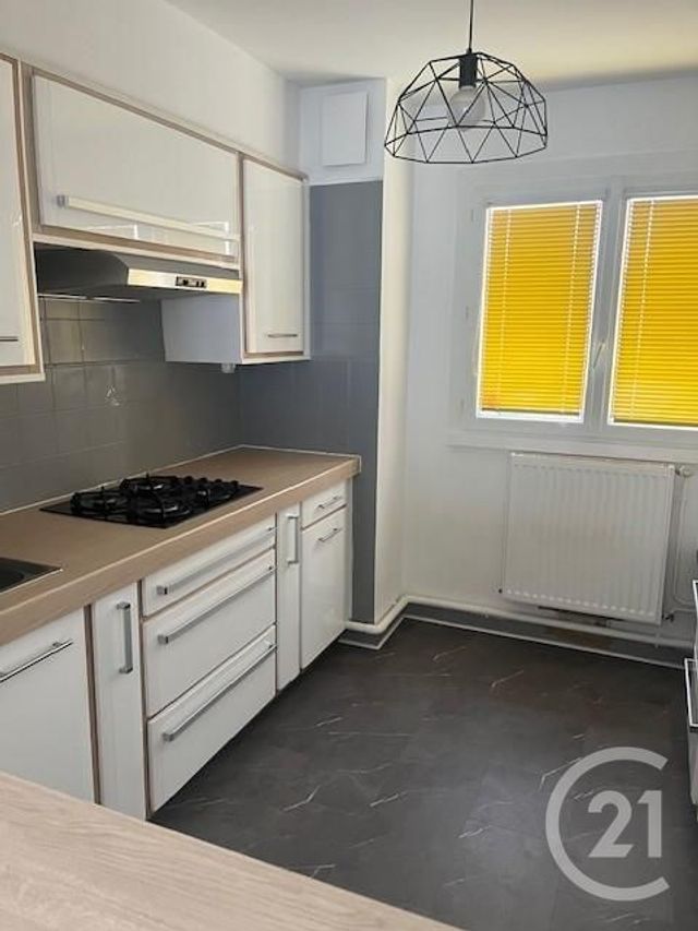 Appartement F3 &agrave; louer - 3 pi&egrave;ces - 66,74 m2 - La Roche Sur Yon - 85 - PAYS-DE-LOIRE