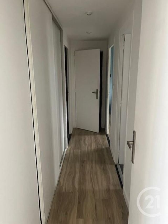 Appartement F3 &agrave; louer - 3 pi&egrave;ces - 66,74 m2 - La Roche Sur Yon - 85 - PAYS-DE-LOIRE