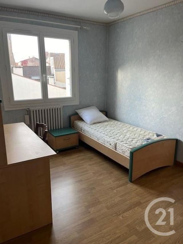 Appartement F4 &agrave; louer - 4 pi&egrave;ces - 74,88 m2 - La Roche Sur Yon - 85 - PAYS-DE-LOIRE