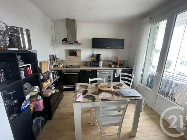 Appartement F2 &agrave; louer - 2 pi&egrave;ces - 46 m2 - La Roche Sur Yon - 85 - PAYS-DE-LOIRE
