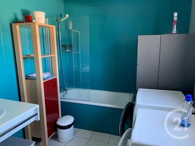 Maison &agrave; louer - 6 pi&egrave;ces - 106,20 m2 - La Roche Sur Yon - 85 - PAYS-DE-LOIRE