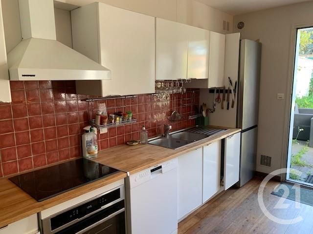 Maison &agrave; louer - 6 pi&egrave;ces - 106,20 m2 - La Roche Sur Yon - 85 - PAYS-DE-LOIRE