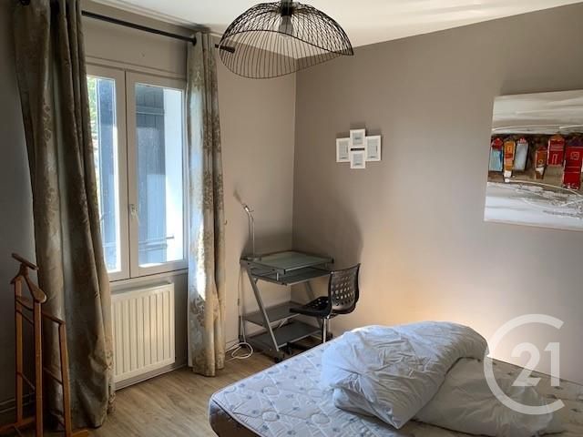 Maison &agrave; louer - 6 pi&egrave;ces - 106,20 m2 - La Roche Sur Yon - 85 - PAYS-DE-LOIRE