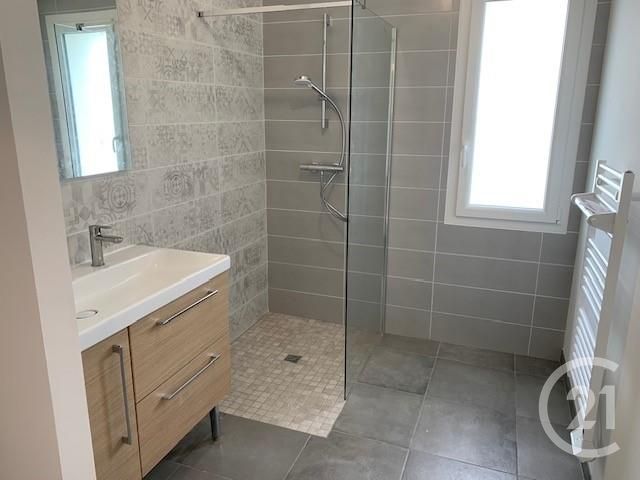 Maison &agrave; louer - 5 pi&egrave;ces - 80 m2 - La Roche Sur Yon - 85 - PAYS-DE-LOIRE