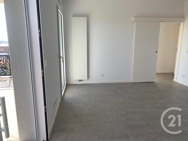 Appartement F3 &agrave; louer - 3 pi&egrave;ces - 71,28 m2 - La Roche Sur Yon - 85 - PAYS-DE-LOIRE