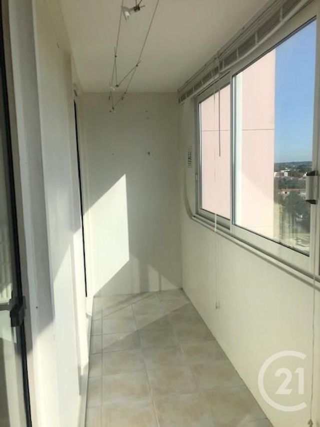 Appartement F1 &agrave; louer - 1 pi&egrave;ce - 32,30 m2 - La Roche Sur Yon - 85 - PAYS-DE-LOIRE