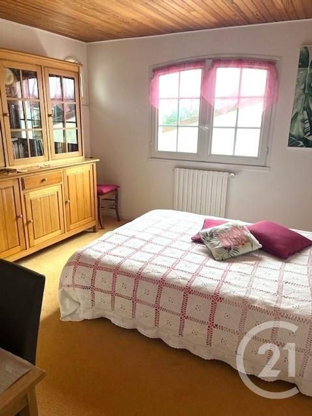 Maison &agrave; louer - 5 pi&egrave;ces - 135,13 m2 - La Roche Sur Yon - 85 - PAYS-DE-LOIRE