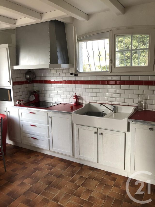 Maison &agrave; louer - 5 pi&egrave;ces - 135,13 m2 - La Roche Sur Yon - 85 - PAYS-DE-LOIRE