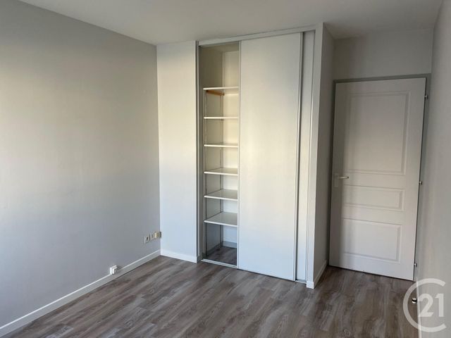 Appartement F3 &agrave; louer - 3 pi&egrave;ces - 65 m2 - La Roche Sur Yon - 85 - PAYS-DE-LOIRE