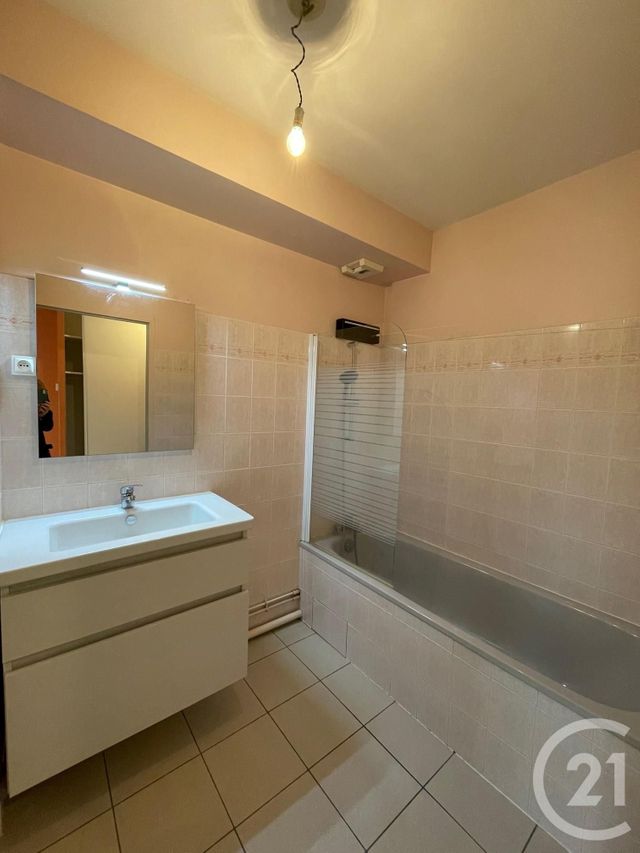 Appartement F3 &agrave; louer - 3 pi&egrave;ces - 65 m2 - La Roche Sur Yon - 85 - PAYS-DE-LOIRE