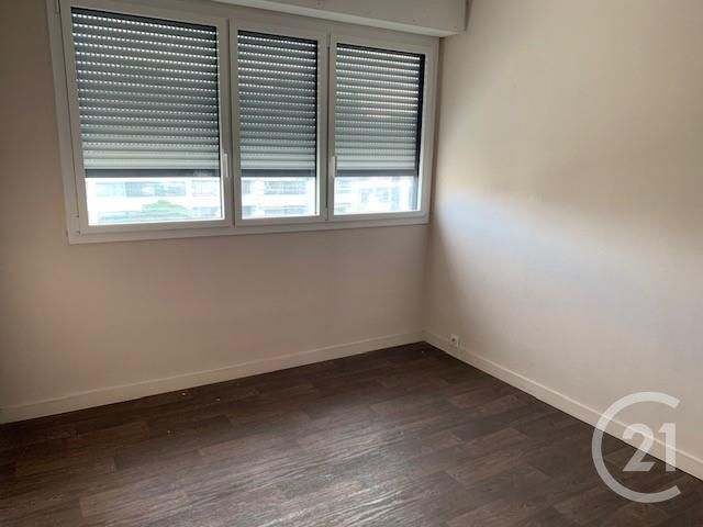 Appartement &agrave; louer - 3 pi&egrave;ces - 67 m2 - La Roche Sur Yon - 85 - PAYS-DE-LOIRE