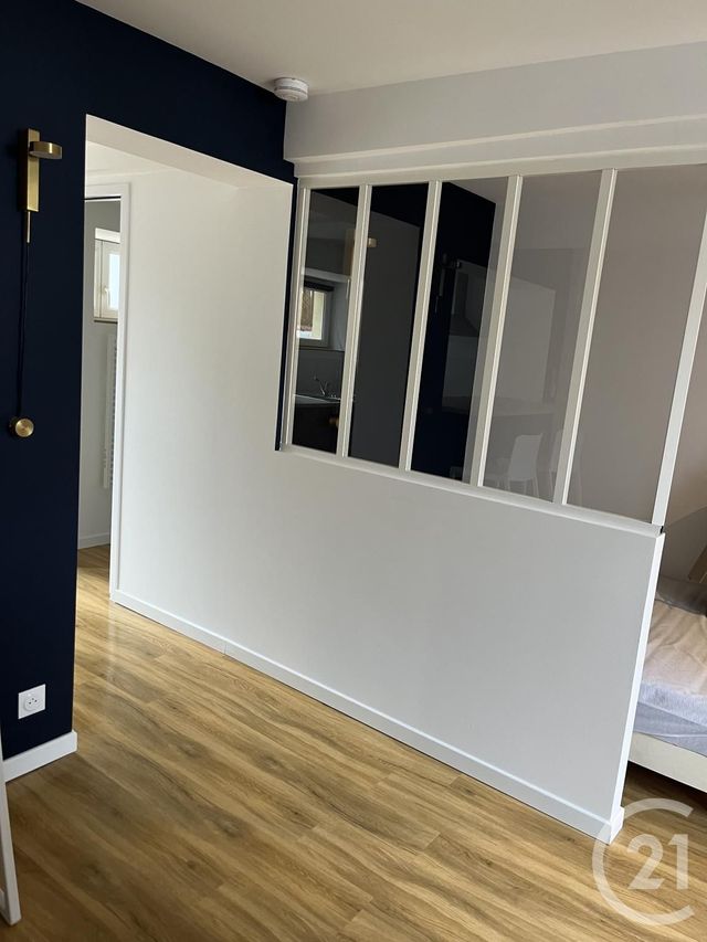 Appartement F1 &agrave; louer - 1 pi&egrave;ce - 27 m2 - La Roche Sur Yon - 85 - PAYS-DE-LOIRE