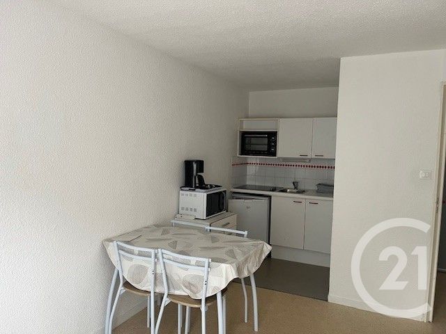 Appartement &agrave; louer - 2 pi&egrave;ces - 28 m2 - La Roche Sur Yon - 85 - PAYS-DE-LOIRE
