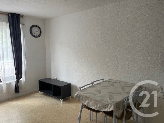 Appartement &agrave; louer - 2 pi&egrave;ces - 28 m2 - La Roche Sur Yon - 85 - PAYS-DE-LOIRE