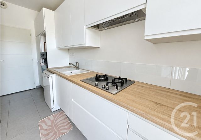 Appartement F4 &agrave; vendre - 4 pi&egrave;ces - 86,38 m2 - La Roche Sur Yon - 85 - PAYS-DE-LOIRE