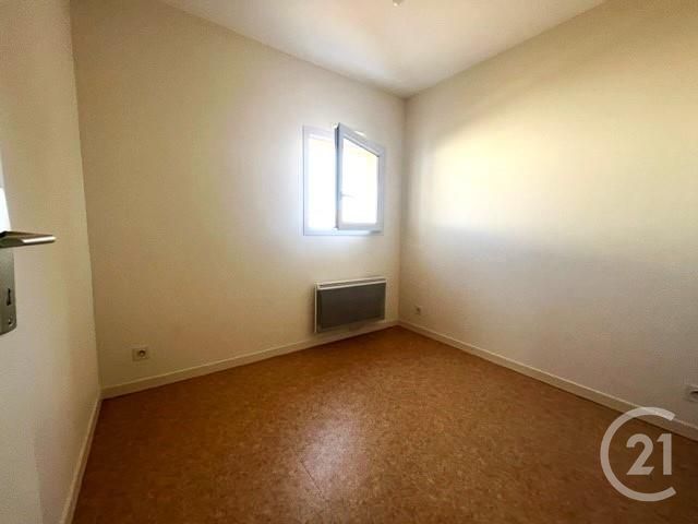 Appartement &agrave; louer - 2 pi&egrave;ces - 36 m2 - La Roche Sur Yon - 85 - PAYS-DE-LOIRE
