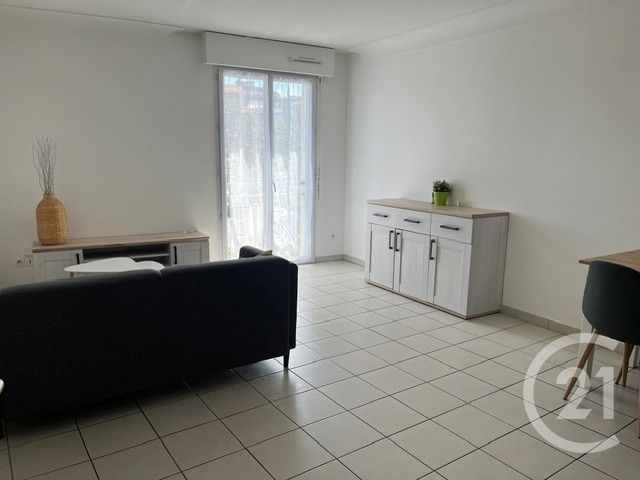 Appartement F1 &agrave; louer - 2 pi&egrave;ces - 47 m2 - La Roche Sur Yon - 85 - PAYS-DE-LOIRE