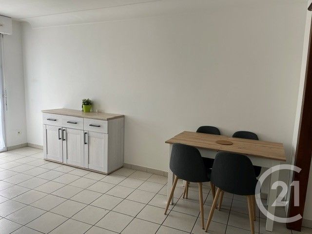 Appartement F1 &agrave; louer - 2 pi&egrave;ces - 47 m2 - La Roche Sur Yon - 85 - PAYS-DE-LOIRE