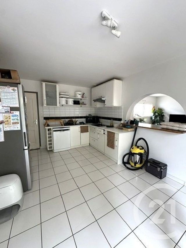 Maison &agrave; louer - 4 pi&egrave;ces - 90 m2 - La Roche Sur Yon - 85 - PAYS-DE-LOIRE