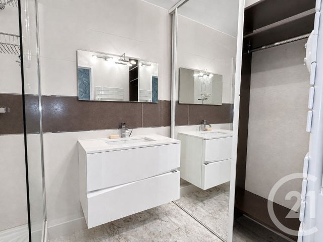 Appartement F3 bis &agrave; vendre - 4 pi&egrave;ces - 98,20 m2 - La Roche Sur Yon - 85 - PAYS-DE-LOIRE