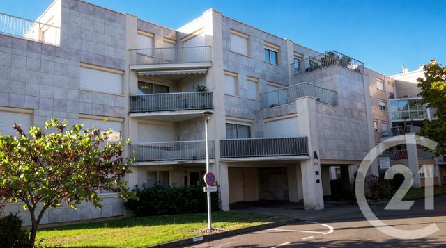 Appartement F3 bis &agrave; vendre - 4 pi&egrave;ces - 98,20 m2 - La Roche Sur Yon - 85 - PAYS-DE-LOIRE