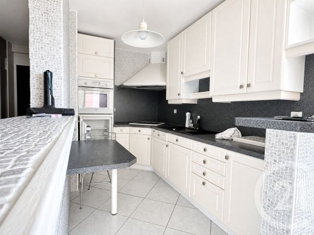 Appartement F3 bis &agrave; vendre - 4 pi&egrave;ces - 98,20 m2 - La Roche Sur Yon - 85 - PAYS-DE-LOIRE