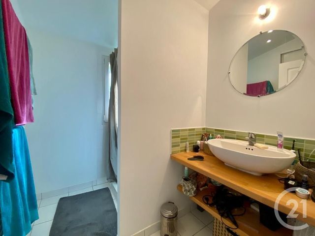 Maison &agrave; louer - 5 pi&egrave;ces - 91,32 m2 - La Roche Sur Yon - 85 - PAYS-DE-LOIRE