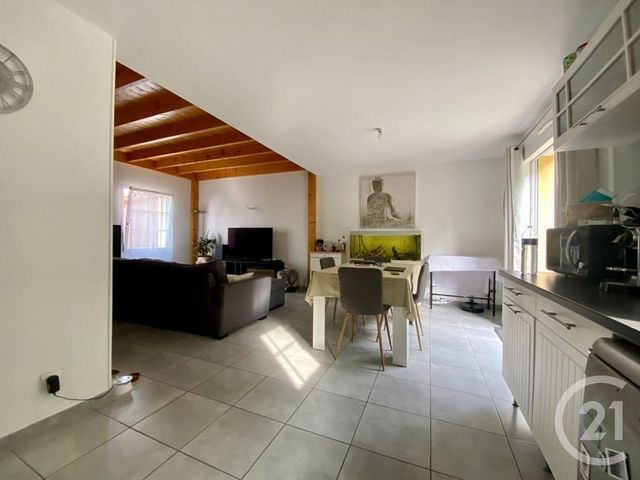 Maison &agrave; louer - 5 pi&egrave;ces - 91,32 m2 - La Roche Sur Yon - 85 - PAYS-DE-LOIRE