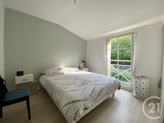 Maison &agrave; louer - 5 pi&egrave;ces - 91,32 m2 - La Roche Sur Yon - 85 - PAYS-DE-LOIRE