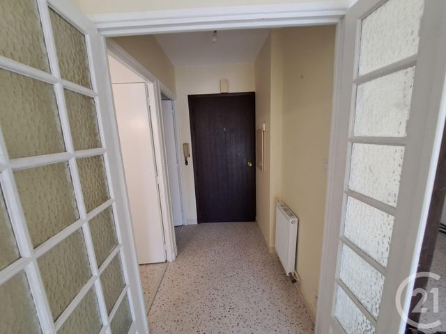 Appartement T2 &agrave; louer - 2 pi&egrave;ces - 38 m2 - La Roche Sur Yon - 85 - PAYS-DE-LOIRE