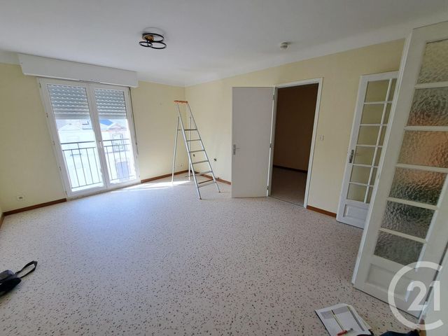 Appartement T2 &agrave; louer - 2 pi&egrave;ces - 38 m2 - La Roche Sur Yon - 85 - PAYS-DE-LOIRE