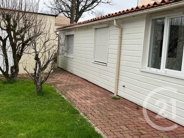 Maison &agrave; louer - 4 pi&egrave;ces - 77,82 m2 - La Roche Sur Yon - 85 - PAYS-DE-LOIRE