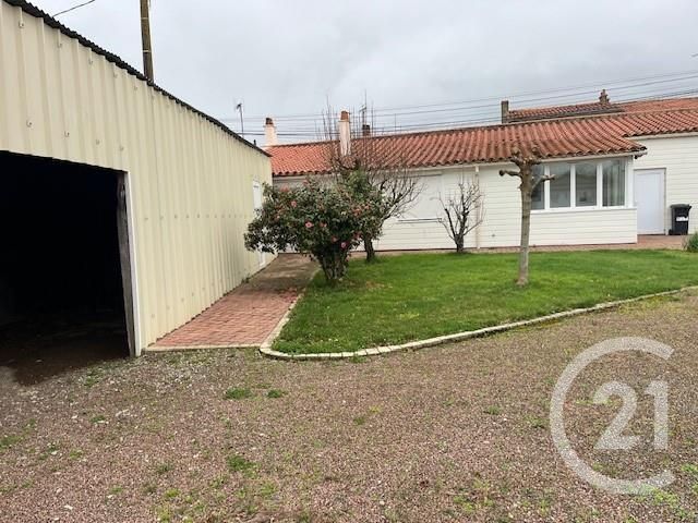 Maison &agrave; louer - 4 pi&egrave;ces - 77,82 m2 - La Roche Sur Yon - 85 - PAYS-DE-LOIRE