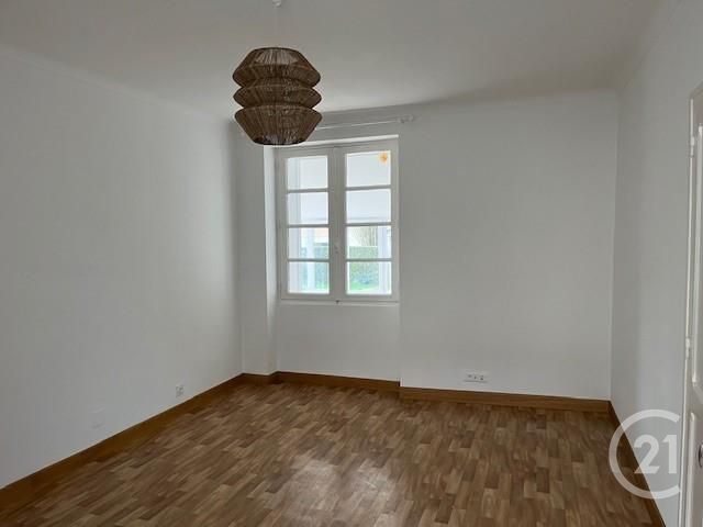 Maison &agrave; louer - 4 pi&egrave;ces - 77,82 m2 - La Roche Sur Yon - 85 - PAYS-DE-LOIRE