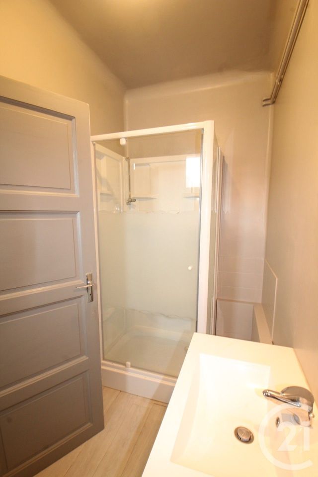 Appartement F2 &agrave; louer - 2 pi&egrave;ces - 56,32 m2 - Falaise - 14 - BASSE-NORMANDIE