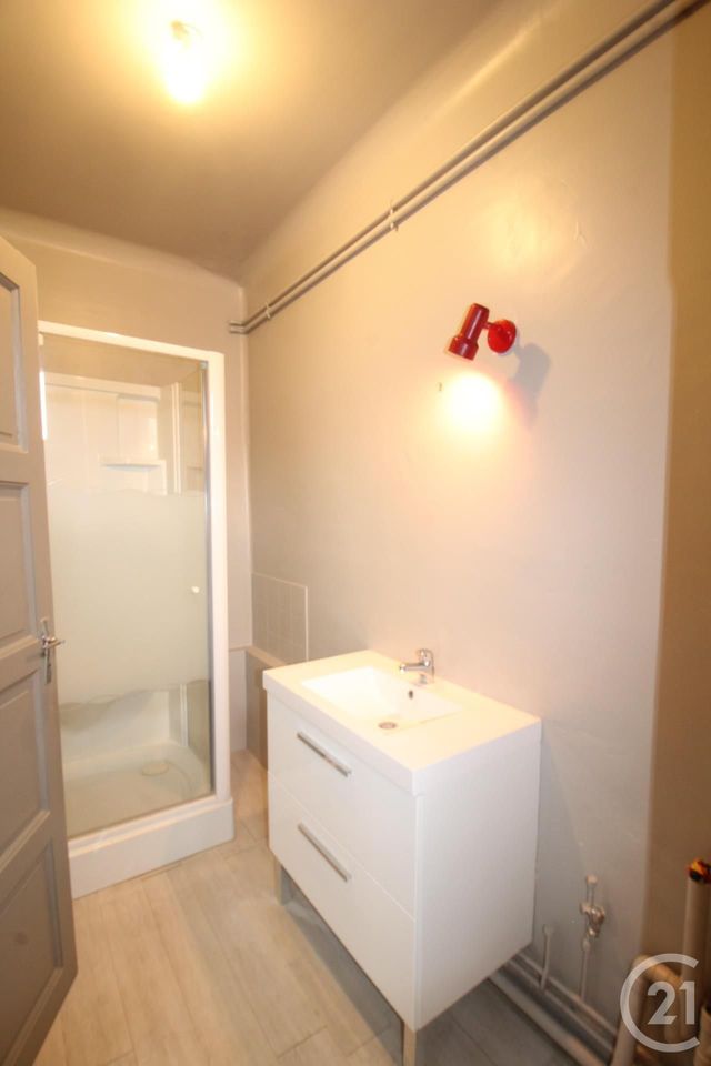 Appartement F2 &agrave; louer - 2 pi&egrave;ces - 56,32 m2 - Falaise - 14 - BASSE-NORMANDIE