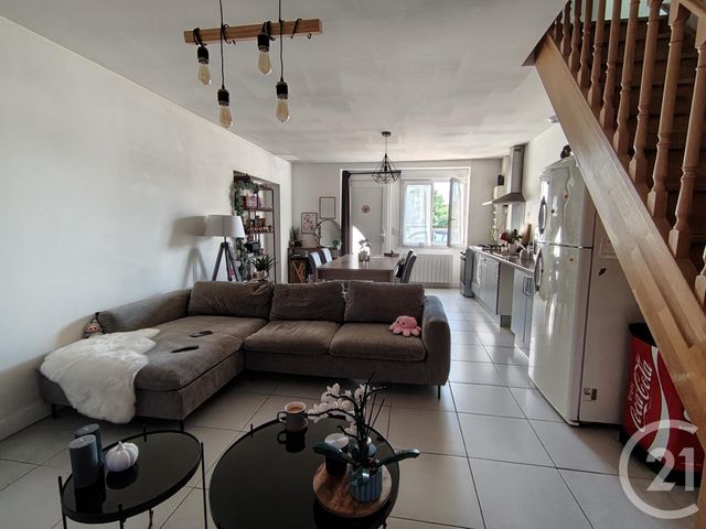 Maison &agrave; louer - 3 pi&egrave;ces - 60 m2 - Ussy - 14 - BASSE-NORMANDIE