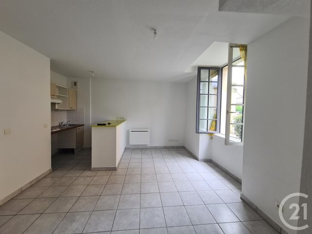 Appartement F2 &agrave; louer - 2 pi&egrave;ces - 35 m2 - Falaise - 14 - BASSE-NORMANDIE