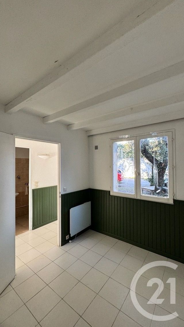 Maison &agrave; louer - 2 pi&egrave;ces - 4684 m2 - St Bres - 34 - LANGUEDOC-ROUSSILLON