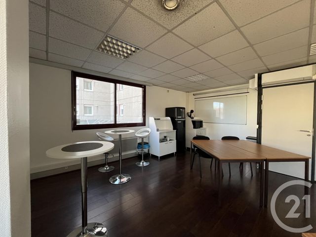 Appartement Local à louer - 1 pièce - 35 m2 - Schiltigheim - 67 - ALSACE