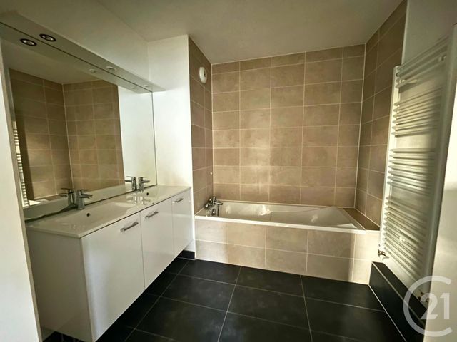 Appartement F4 &agrave; louer - 4 pi&egrave;ces - 79,40 m2 - Strasbourg - 67 - ALSACE