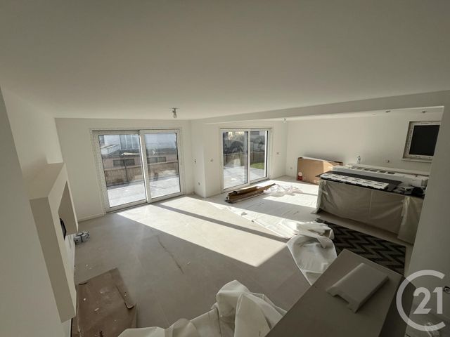 Maison &agrave; louer - 6 pi&egrave;ces - 141,66 m2 - Hoenheim - 67 - ALSACE