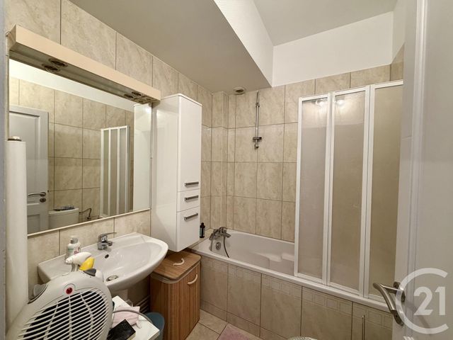 Appartement F3 &agrave; louer - 3 pi&egrave;ces - 61 m2 - Schiltigheim - 67 - ALSACE